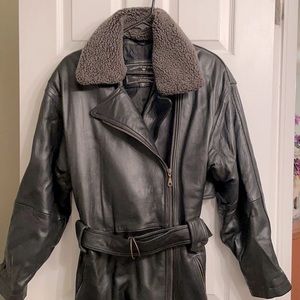 Women’s Soft leather jacket with great style. Great condition